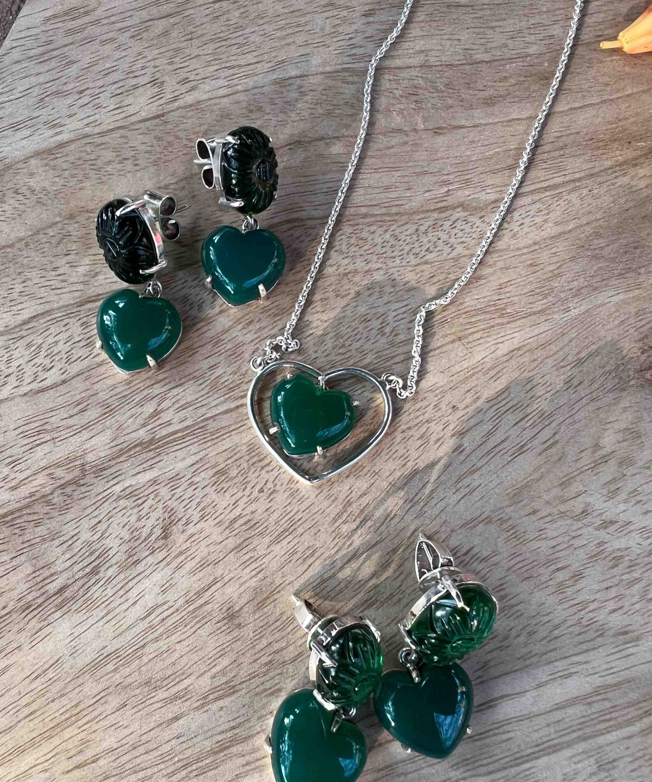 Carved stone and Green Onyx Heart Earrings - Image 3